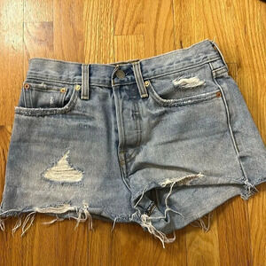 Levi’s 501 sz 27 button fly cut off Jean shorts light wash great condition